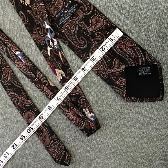 EUC Paisley Tie Necktie with Looney Tunes - Picture 6 of 6